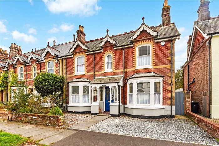 4 Bedroom Detached House To Rent In Southbank, Chichester, PO19