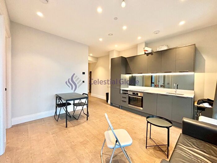 2 Bedroom Flat To Rent In Selsdon Way, London, E14