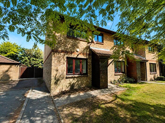 3 Bedroom Semi Detached House To Rent In Copse Close, London, SE7