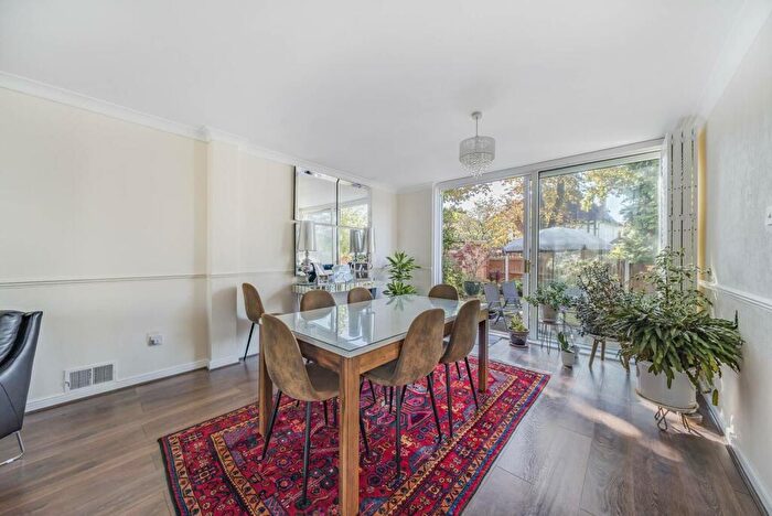 4 Bedroom Detached House To Rent In Kinnaird Close, Bromley, BR1