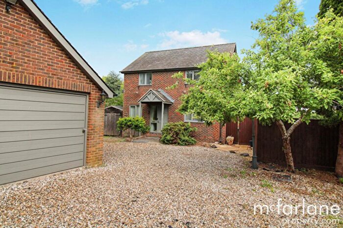 4 Bedroom Detached House For Sale In Burycroft, Wanborough, SN4