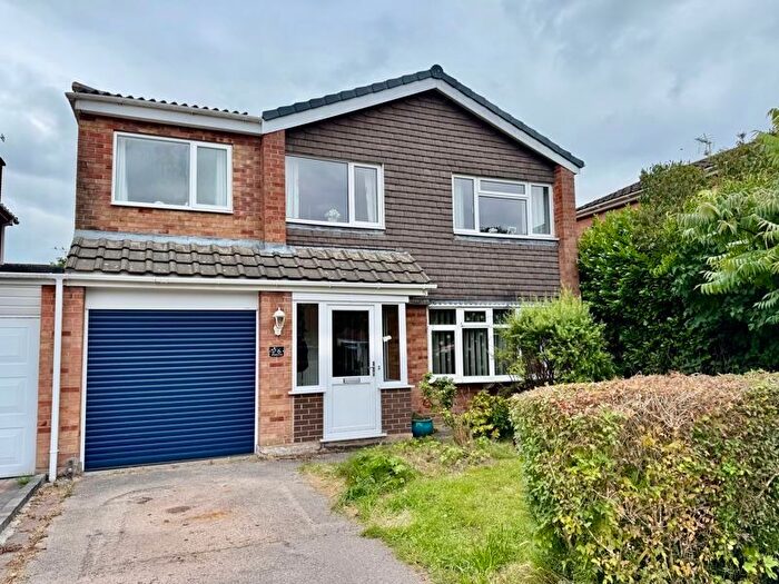 5 Bedroom Property For Sale In Montrose Court, Holmes Chapel, CW4