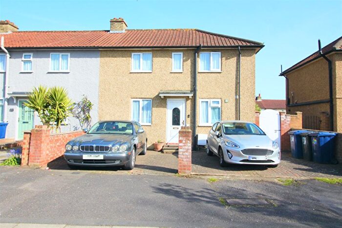 3 Bedroom End Terrace House For Sale In Windmill Lane, Greenford, UB6