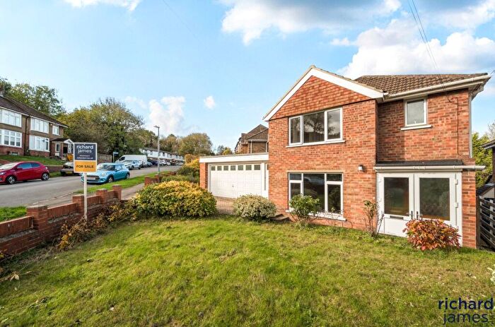 4 Bedroom Detached House To Rent In Grosvenor Road, Swindon, Wiltshire, SN1