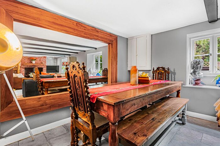 3 Bedroom Terraced House For Sale In Victoria Road, Wargrave, RG10