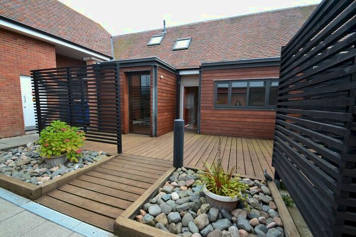 3 Bedroom Flat To Rent In Langton Gardens, Canterbury CT1