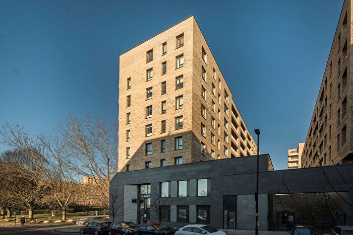 2 Bedroom Flat For Sale In Corbet Gardens, Acton, W3