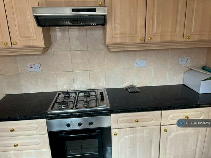 3 Bedroom Terraced House To Rent In Tennyson Road, Gillingham, ME7