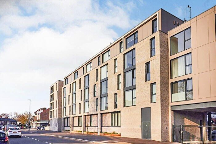 2 Bedroom Flat To Rent In Crossbank House, Lower Broughton Road, Salford, M7