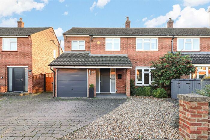 4 Bedroom Semi-detached House For Sale In Cheney Way, Cambridge, CB4