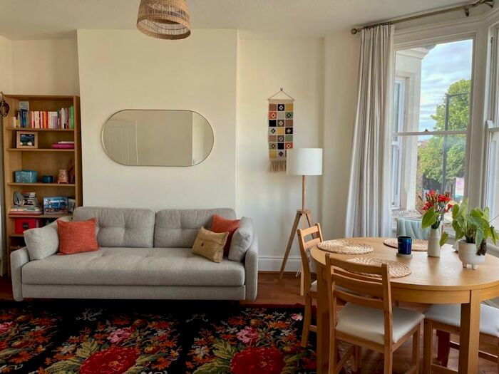 1 Bedroom Flat To Rent In B Cheltenham Road, Cotham, Bristol, BS6