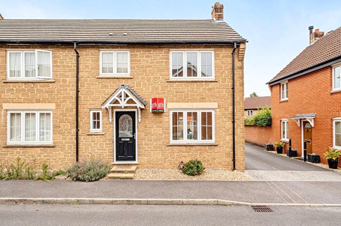 3 Bedroom End Terrace House For Sale In Carnival Close, Ilminster, Somerset, TA19