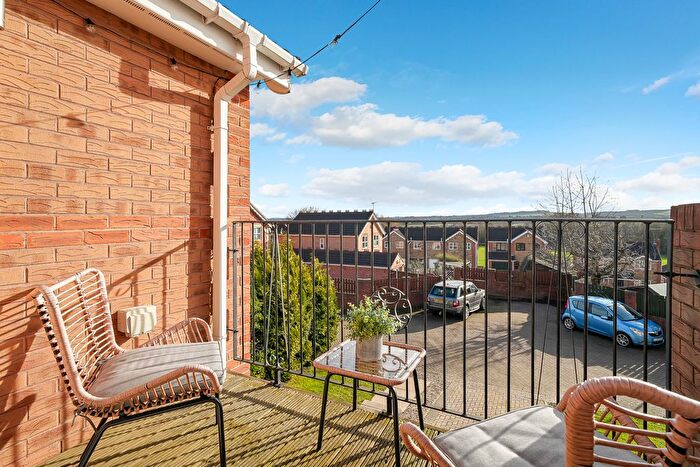 3 Bedroom Detached House For Sale In Doveside Drive, Barnsley, S73