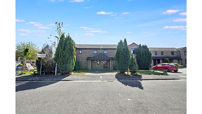 6 Bedroom Property For Sale In - Lowdell Close, Yiewsley, West Drayton, Greater London, UB7