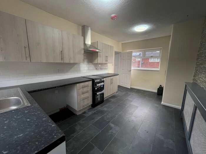 2 Bedroom Terraced House To Rent In Lanegate, Hyde SK14