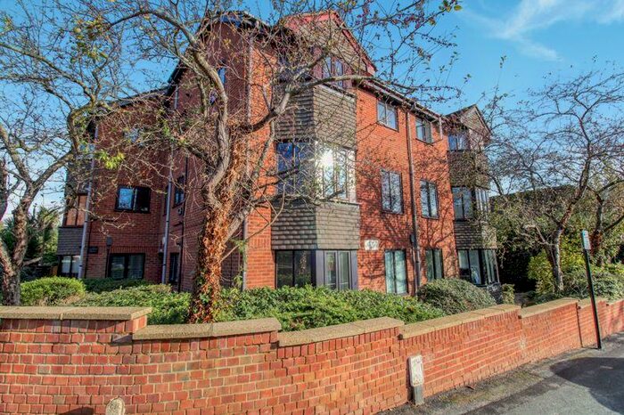 1 Bedroom Flat To Rent In Grosvenor Lodge, Highfield, Southampton, SO17