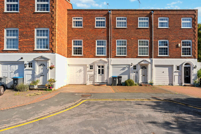 4 Bedroom Terraced House To Rent In Blenheim Gardens, Kingston Upon Thames, Surrey, KT2