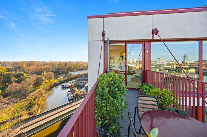 3 Bedroom Flat For Sale In The Brentford Project, Quincy House, TW8