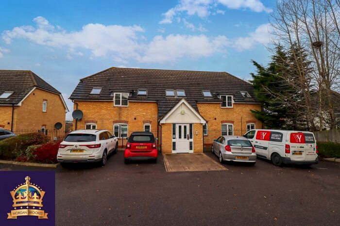 2 Bedroom Flat To Rent In Czarina Rise, Laindon, Basildon SS15