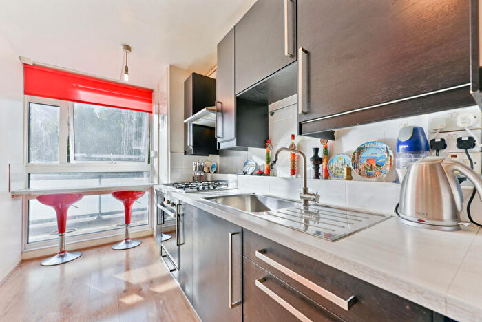 2 Bedroom Apartment To Rent In Freshfield Avenue, London, E8