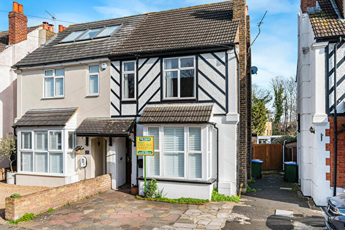 3 Bedroom Semi Detached House For Sale In Salisbury Road, Bexley Village, DA5