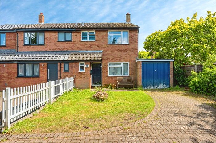 3 Bedroom Semi-Detached House For Sale In Richmond Road, Bedford, Bedfordshire, MK45