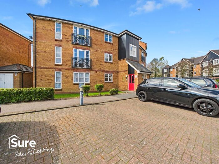 2 Bedroom Flat To Rent In Imperial Way, Hemel Hempstead, Hertfordshire, HP3
