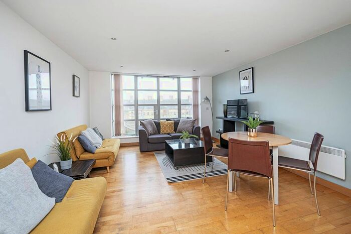 2 Bedroom Flat To Rent In Leyden Street, Spitalfields, London, E1