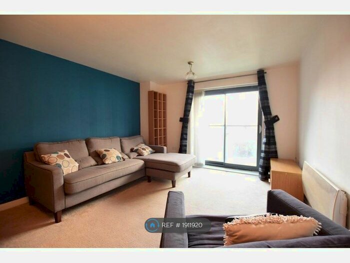 2 Bedroom Flat To Rent In Bouverie Court, Leeds, LS9
