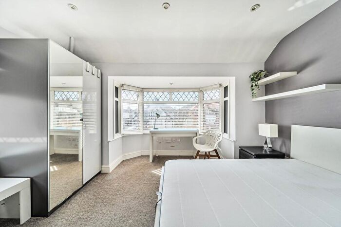 6 Bedroom House Of Multiple Occupation To Rent In Room, Waterbank Road London, SE6