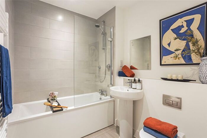 1 Bedroom Flat For Sale In Colville House, Sunninghill Square, SL5