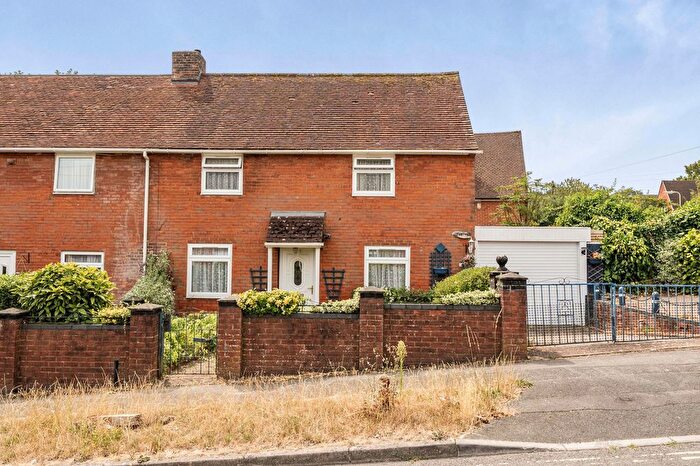 3 Bedroom Semi-Detached House For Sale In St. Mary Street, Winchester, SO22