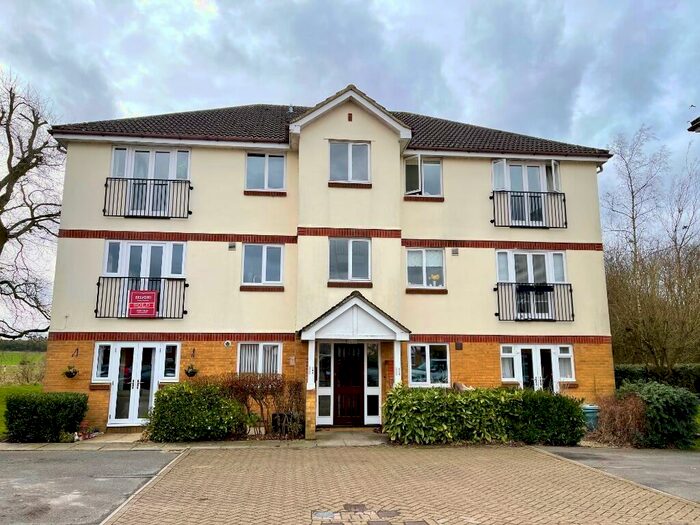 2 Bedroom Flat To Rent In Beechfield Drive, Devizes, SN10