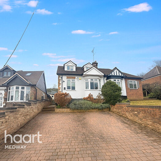 3 Bedroom Semi-Detached Bungalow For Sale In Rochester Road, Rochester, ME2