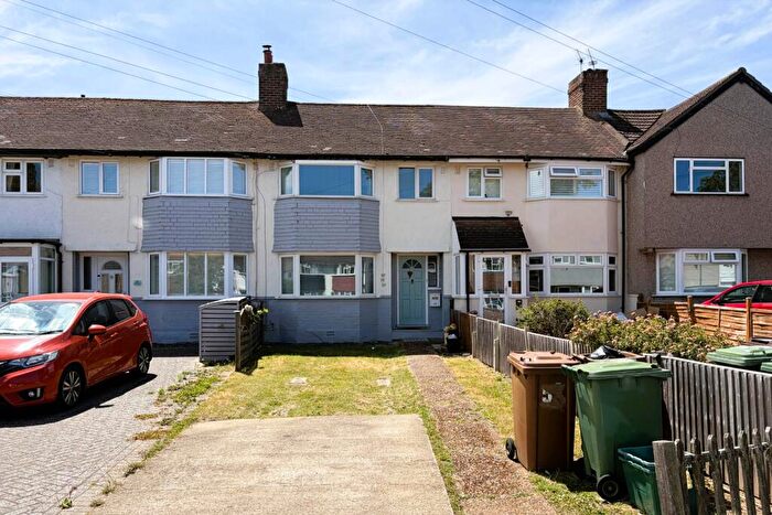 3 Bedroom Terraced House For Sale In Buckland Way, Worcester Park, KT4