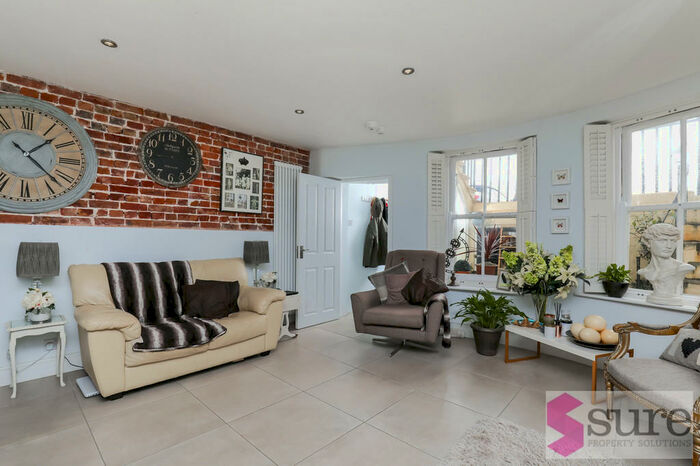2 Bedroom Apartment To Rent In Marine Parade, Brighton, East Sussex, BN2