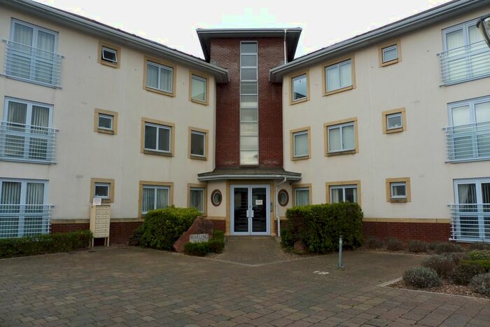 3 Bedroom Flat To Rent In Trinity Way, Minehead, TA24
