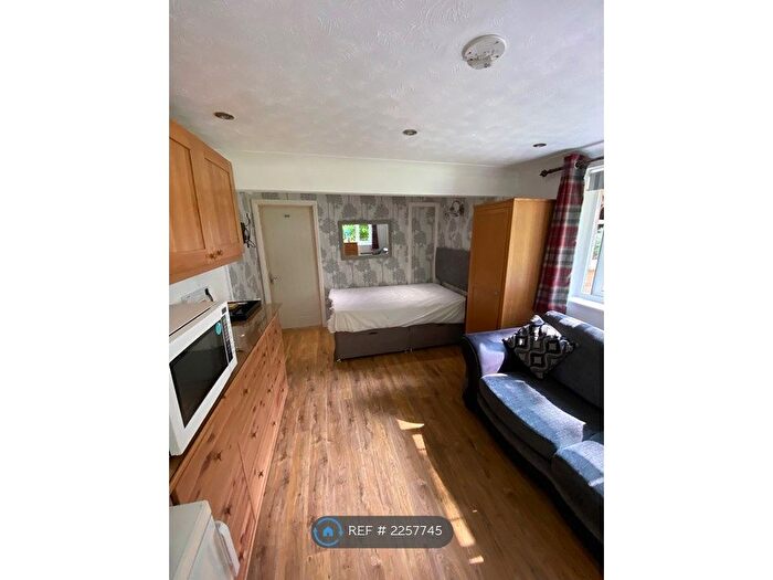 1 Bedroom Semi-Detached House To Rent In Milman Close, Bracknell, RG12