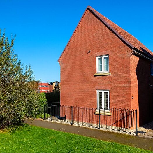 3 Bedroom Detached House To Rent In Derwent Drive, Lakeside, Doncaster, DN4