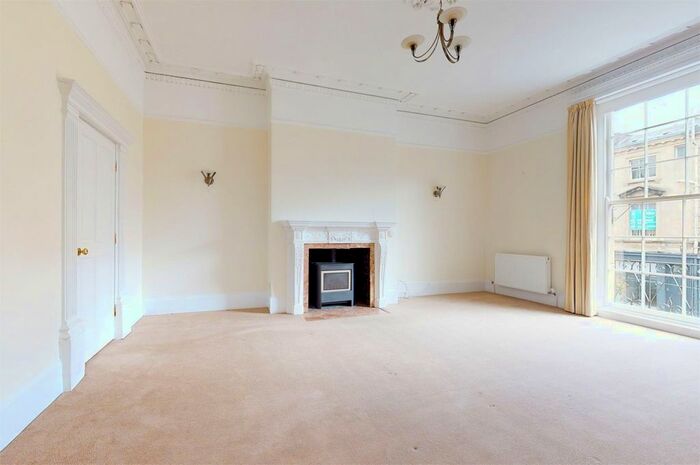 2 Bedroom Flat To Rent In Royal Parade Mews, Cheltenham, GL50