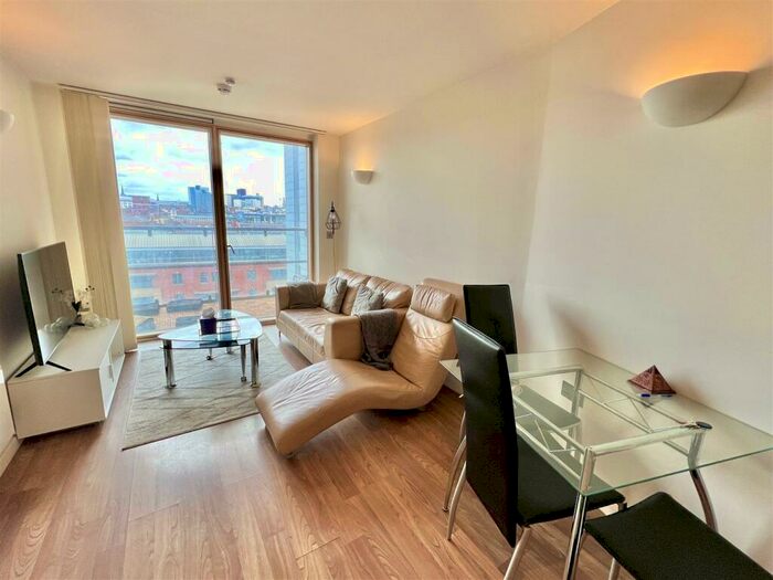 2 Bedroom Flat To Rent In Wellington Quarter, Wellington Street, Leeds, LS1