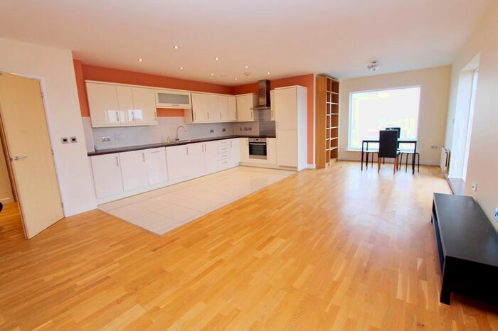 2 Bedroom Flat To Rent In Taywood Road, Northolt UB5