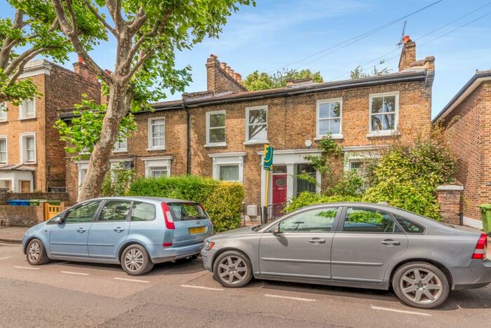 3 Bedroom Terraced House To Rent In Chadwick Road London, SE15