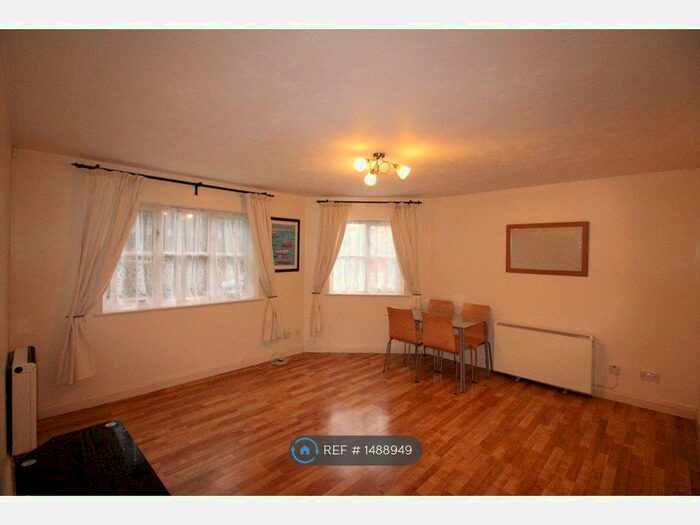 2 Bedroom Flat To Rent In Blessing Way, Barking, IG11