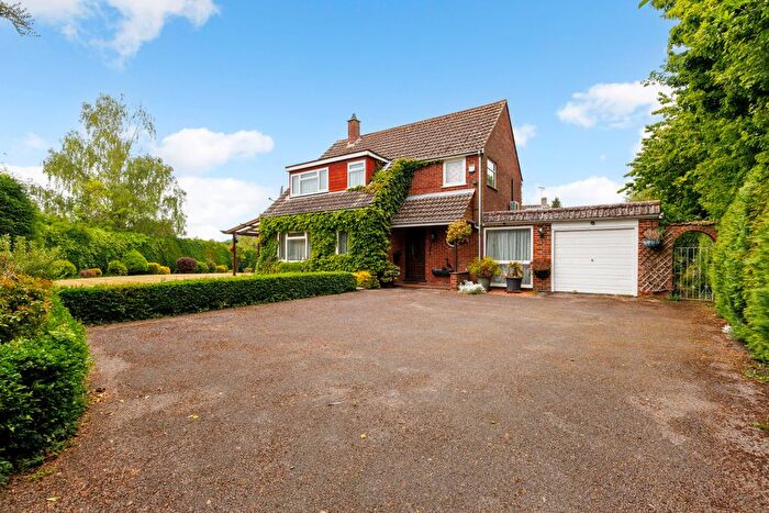 3 Bedroom Detached House For Sale In Station Road, Great Shefford, RG17