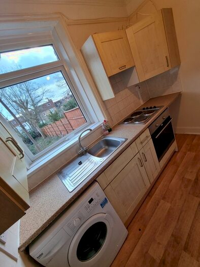 Studio To Rent In Canham Road, South Norwood, SE25