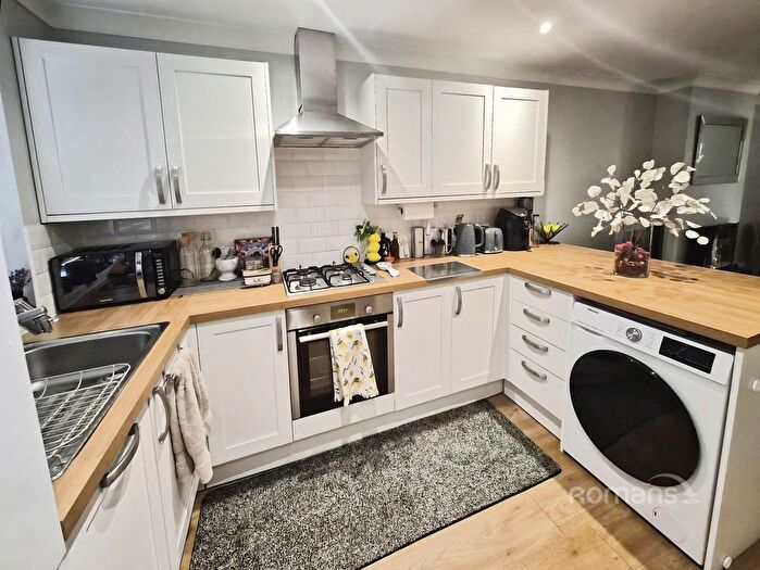2 Bedroom Semi-Detached House To Rent In Frogmore Close, Slough, Berkshire, SL1