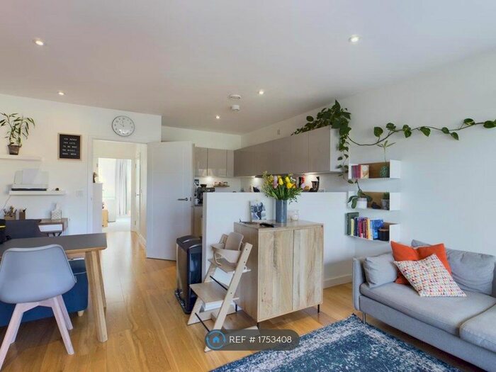 2 Bedroom Flat To Rent In Levett House, Southall, UB2