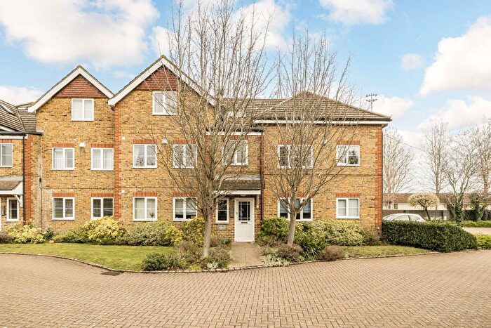 2 Bedroom Flat To Rent In Kempton Court, Kempton Avenue, TW16