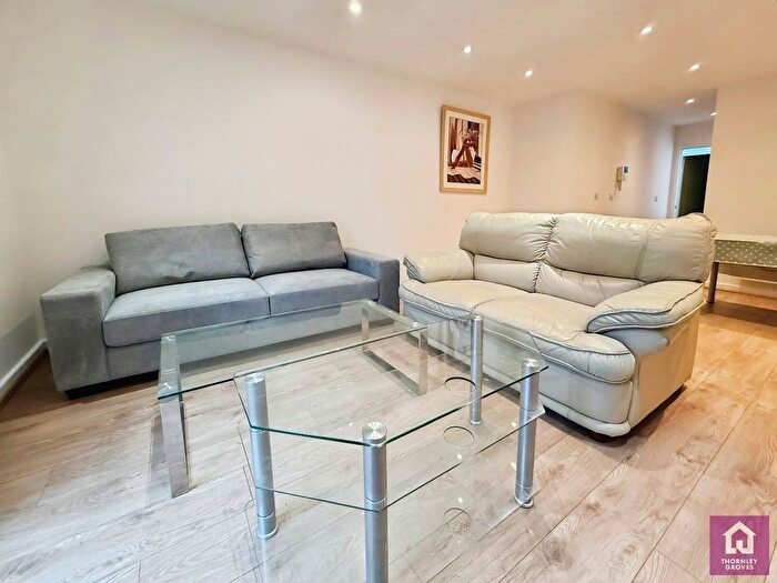 2 Bedroom Flat To Rent In Wilbraham Road, Manchester, Greater Manchester, M14